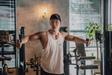 顺德肌肉男模(肌肉男模板)