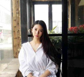 顺德女友兼职模特的小说(女友兼职模特的小说保举)