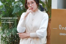 顺德兼职模特被摄影师亲(兼职模特被摄影师亲了)