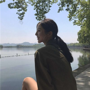 顺德私人伴游网带你看到天际，白色盐湖无际，蓝色天空无边
