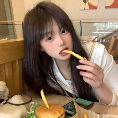 顺德伴游女生李欣怡的资料