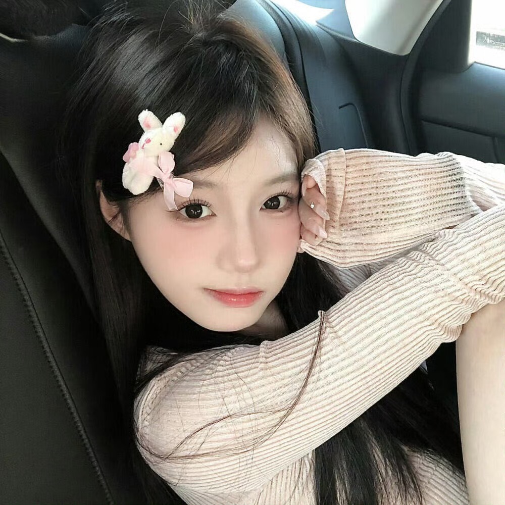 顺德伴游女生沈欣白的资料