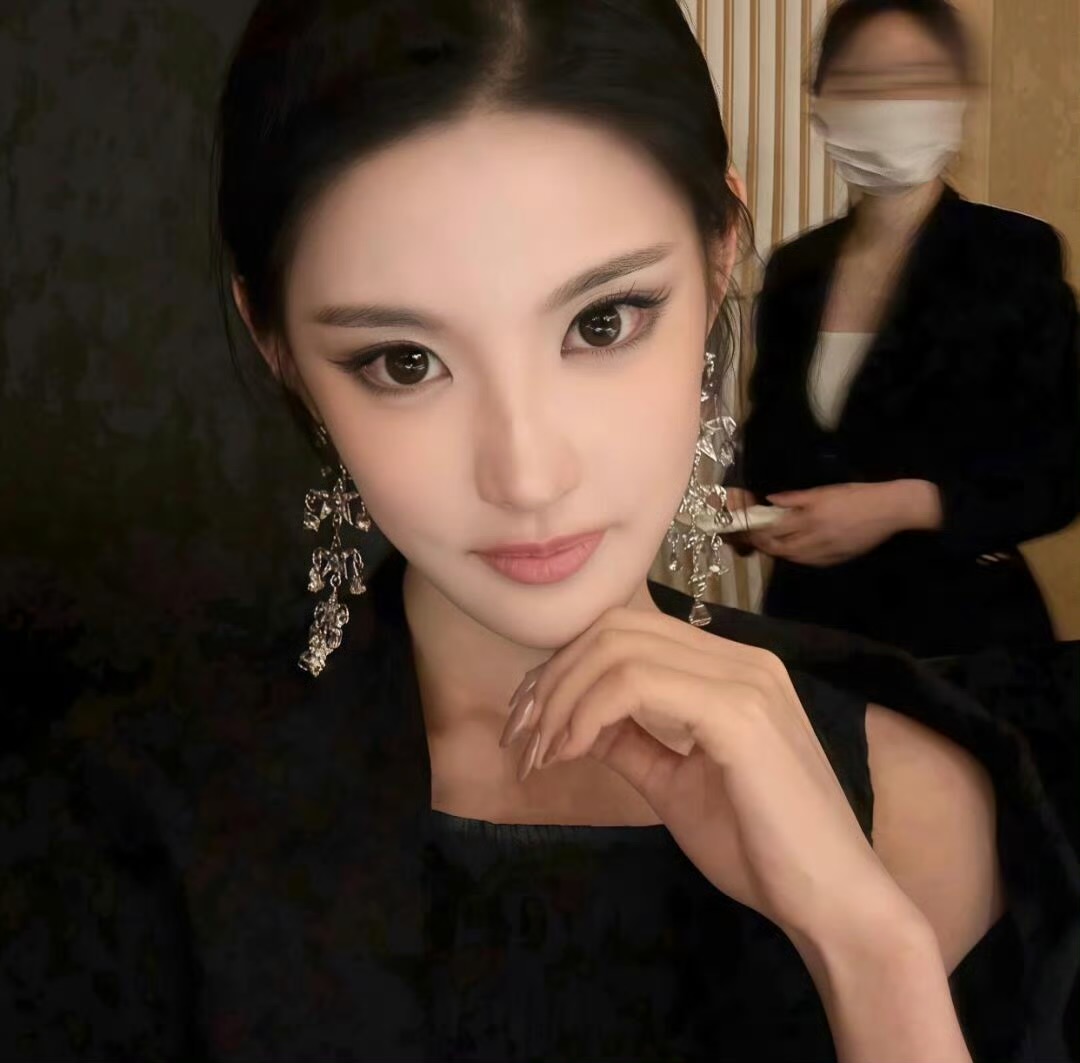 顺德伴游女生 | Isabella Chen的资料